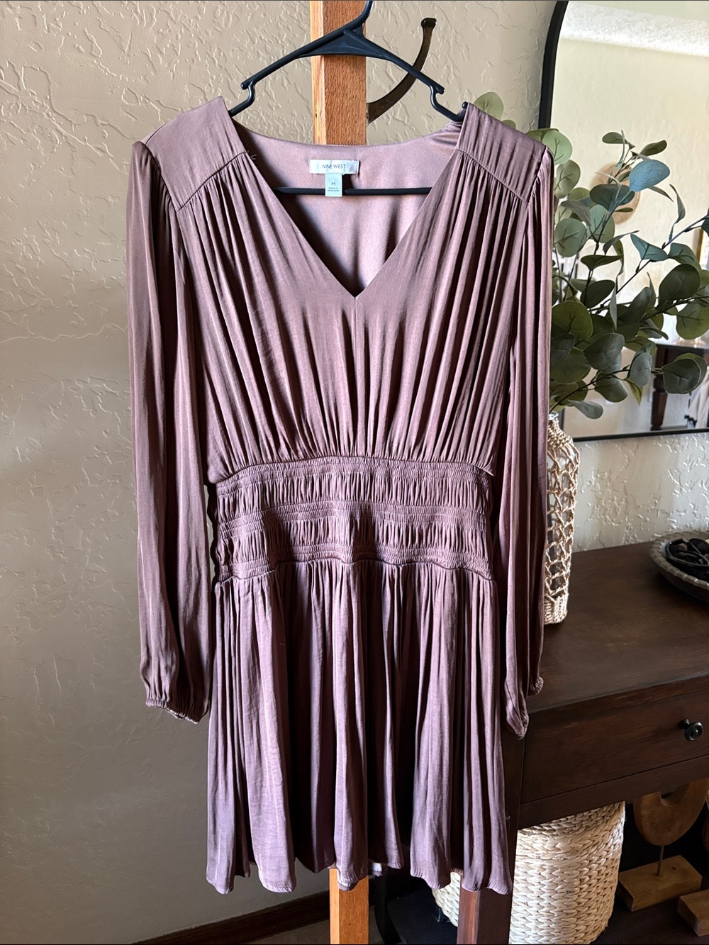 Women’s Brown Long Sleeve V-Neck Smocked Waist Dress